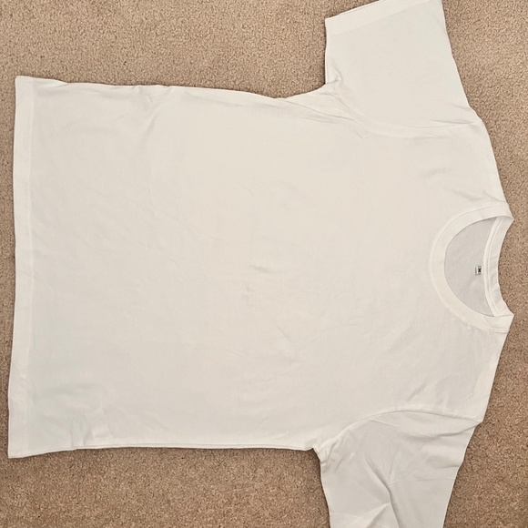 T-shirts - Picture 2 of 3